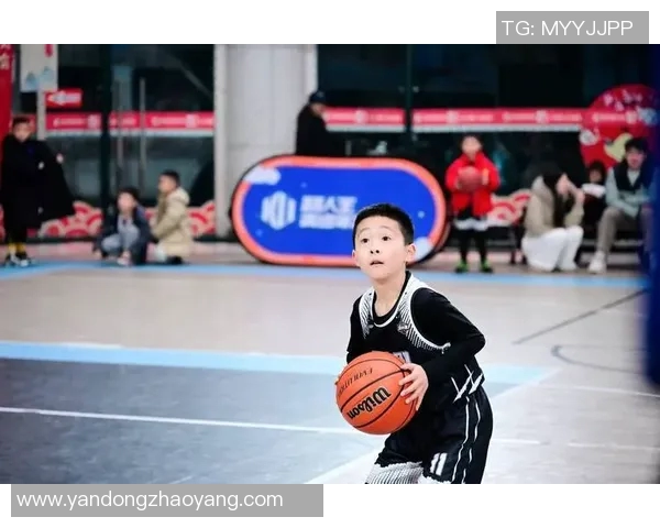 明星篮球赛场上的青春热血与梦想追逐的故事